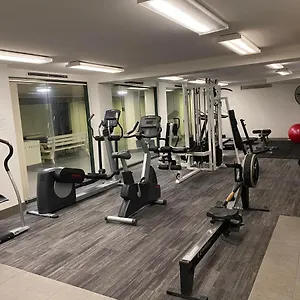 2 Bed 2 Bath Luxury In Braddon - Free Heated Pool, Gym, Parking Canberra